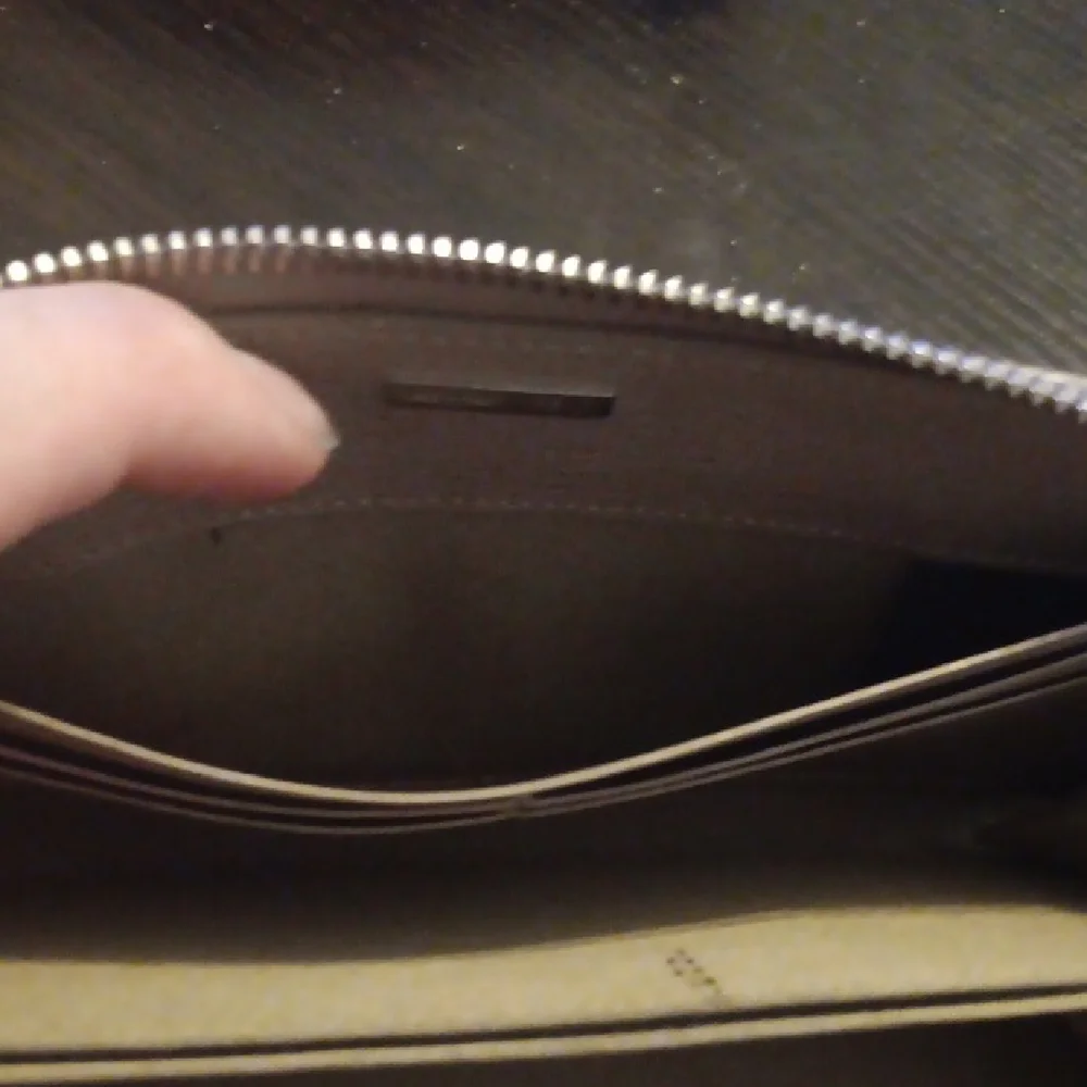 Fendi Full Zip Around Tan Women's Wallet (EUC) - Picture 6 of 13